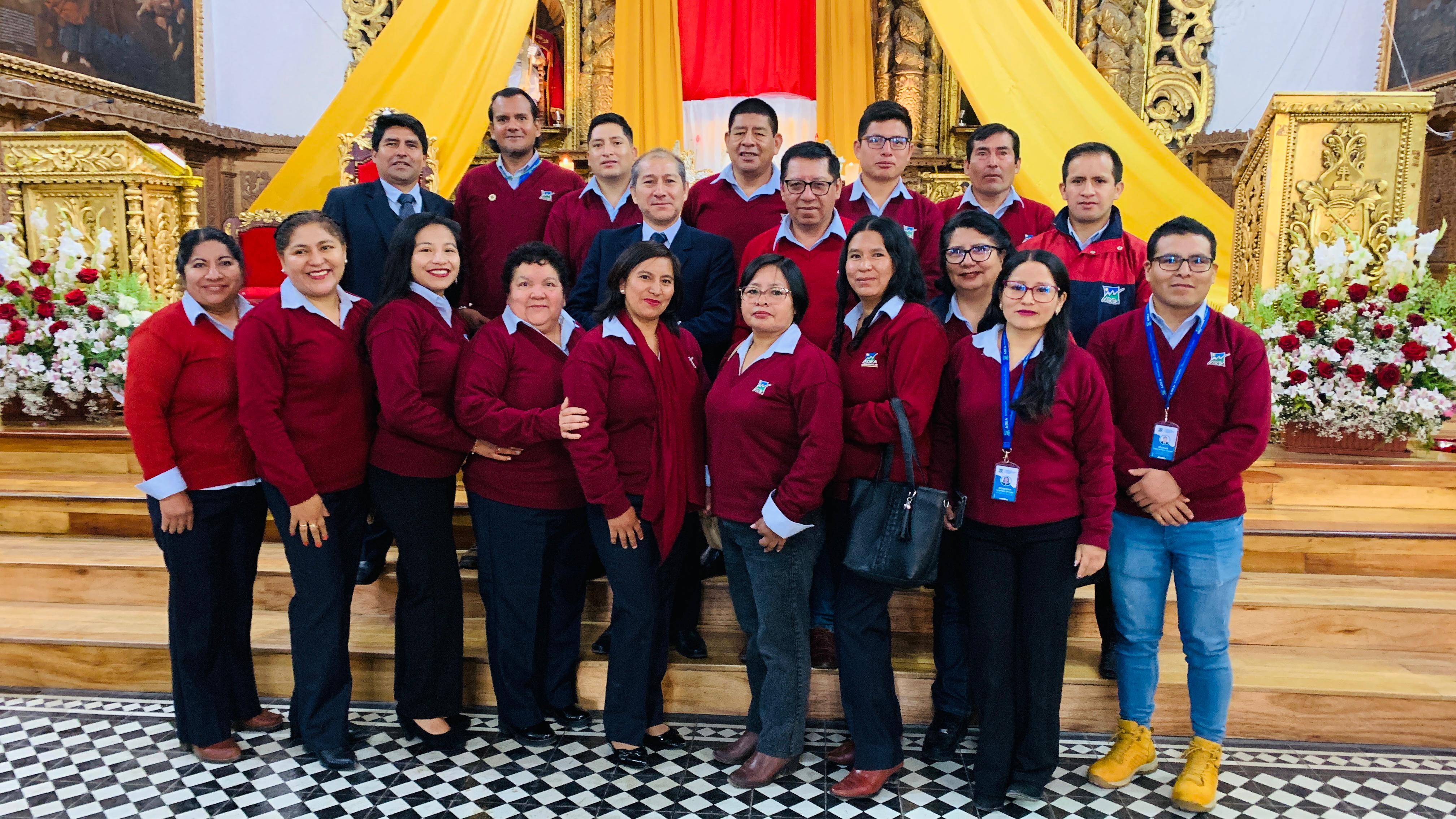 Equipo de colaboradores de ADEA Andahuaylas en una reunión de trabajo.